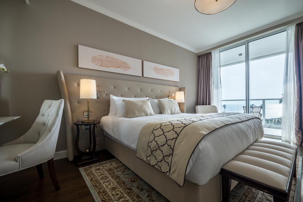 David Tower Hotel Netanya By Prima Hotels - 16 Years Plus Eksteriør billede A bedroom at the Ritz-Carlton, Maldives