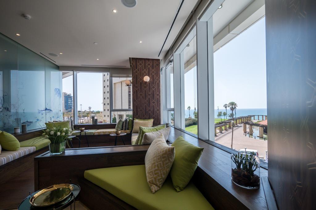David Tower Hotel Netanya By Prima Hotels - 16 Years Plus Eksteriør billede The interior of a suite at the InterContinental